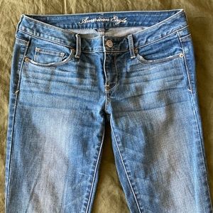 American Eagle 6 low rise skinny distressed jeans